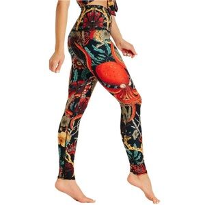 Yoga Democracy Capri Leggings in Coral My Name Sz XL